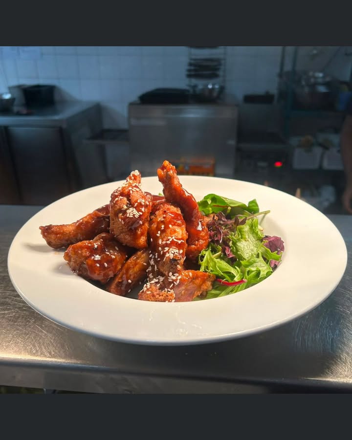 Featured image for “Thursday Night Wings at Golf House Hotel”